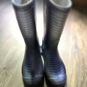 Girls Striped Gray Ugg Boots